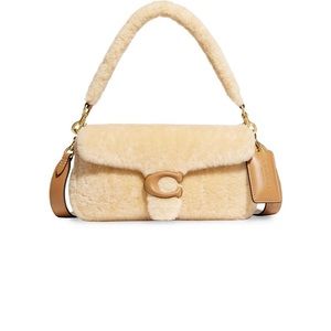COACH
Pillow Tabby 26 Shearling Crossbody
